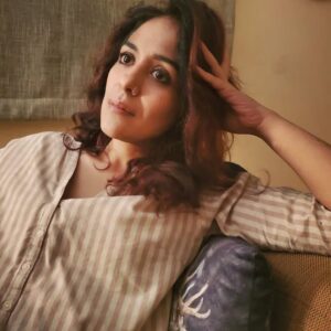 Yasra Rizvi Instagram - Na ja saka na kho saka .. Kisi ka bhi na ho saka ...

#yasrarizvi