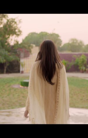 Yasra Rizvi Instagram - With love for all of you who liked and requested the song by @schumaila.rehmat.hussain
A bittersweet tune for them rainy days ❤

Mujhe Phir Se 
Music Producers: Schumaila Rehmat Hussain & Faraz Rizvi
Vocalists: Schumaila & Atif
Lyrics: Asrar Alam & Schumaila 

Writer and Director: Yasra Rizvi
Producer: Eman Bente Syed
Dop: Farhan Hafeez 
Post: Qlinks - Bilal Ghouri & Mohammad Zeeshan

A very special thank you to all the actors! 

Irfan Khoosat, Beo Zafar, Nimra Bucha, Laila Wasti, Laila Zuberi, Saifi Hassan, Javed Jamal, Sajeer ud Din Khalifa, Sabiha Hashim, Sohail Sameer, Arez Ahmed, Faryal Mehmood, Zain Afzal, Jenaan Hussain, Faisal Imtiaz, Roha Qazi, Zille Huma, Iman Sumair and Kiran Siddiqui. 

Love 

Team SentiAurMental

#sentiaurmental #pakistanicinema #film #YasraRizvi