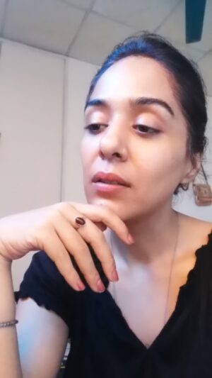 Yasra Rizvi Instagram - Here you go @aayeshaaa_m :) maan gaya tou theek hai aur agar nahi maana tou tension nahi laini Allah barra kaarsaaz hai ❤

#fanlove #poetry #yasrarizvi