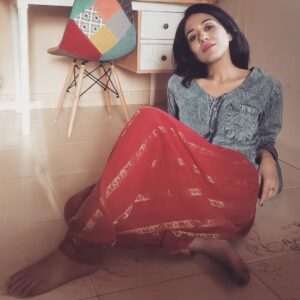 Yasra Rizvi Instagram - Get up! Dress up! Show up! Can't waste what you HAVE thinking of what should have been or can't be :) Chalo kaam karo sab 🙄

#yasrarizvi