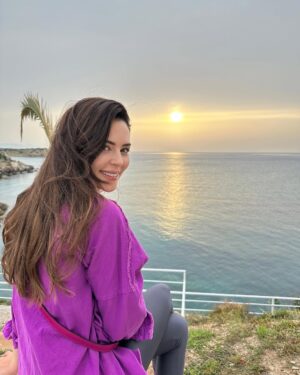 Yildiz Cagri Atiksoy Instagram - 🙋🏻‍♀️💜🦄
