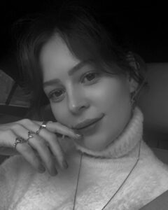 Actress Yildiz Cagri Atiksoy HD Photos and Wallpapers December 2020