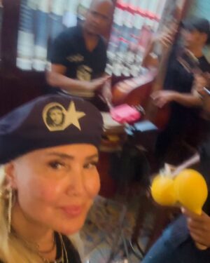 Yonca Evcimik Instagram - Küba gezisinden kalanlar 🍀 2. Bölüm #cuba #küba