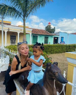 Yonca Evcimik Instagram - Küba gezisinden kalanlar 🍀 1. Bölüm #cuba #küba
