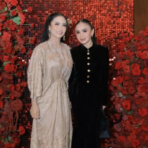 Yuni Shara Instagram - .
Bday dinner @krisdayantilemos 🎂🌹

#krisdayanti #bdaydinner #kd50 #lovelymoments #240325