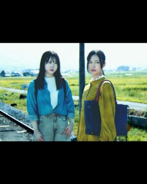 Yuri Tsunematsu Instagram - ✨🚉🛤️🏃🏻‍♀️💨🏡👀✨
＼＼＼お知らせ／／／
2022年に公開されたホラー映画「きさらぎ駅」の続編
『きさらぎ駅 Re：』に堤春奈役で出演します‼️

あの「きさらぎ駅」が2025年初夏に帰ってきます！！！

沢山の反響を頂いた前作！
続編のお話を聞いた時は楽しみすぎて飛び跳ねました🤩
ワクワクしながら台本を開くと、前作のネタをふんだんに盛り込みながらも新たな挑戦をしている新しい「きさらぎ駅」がそこにはあり撮影が楽しみでした！
現場では懐かしいスタッフ・キャストの皆さんと阿吽の呼吸で芝居をすることが出来て、カットがかかるたびにみんな爆笑していました✨

今回の「きさらぎ駅」も素晴らしい作品になっているので
是非楽しみにして頂けたらと思います‼️
よろしくお願いします！！！
*
*
*
〜概要〜
インターネットの匿名掲示板から生まれた都市伝説をモチーフにした「きさらぎ駅」は、民俗学を学ぶ大学生が、卒業論文の題材として選んだ“きさらぎ駅”の謎に迫っていく物語。続編の舞台は前作「きさらぎ駅」から3年後で、引き続き永江二朗さんが監督を務めます。

#きさらぎ駅 #恒松祐里