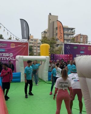 Yuyuniz Navas Instagram - Que espectacular como lo pasamos jugando futbolto 15 minutos por lado, y con el mejor público, toda la prensa.
Jugamos bien, y ganamos, tuvimos show y nos divertimos junto a @juegaenlineachile #ellugarmasseguroparadivertirse y  @lahoraoficial 
Gran equipo! Qué manera de reírnos! Genial 
@_faloon_  @sosa_sabri @trini.neira @camila.power @carlynromro @felipethompson @inigolopeza @rubiapalgram @todaregia @peakmechita @camilogonzalezcl  y muchos más 
Gracias a la prensa por la convocatoria, las entrevistas y el buen momento en #viña2025
📷 @crisescobar