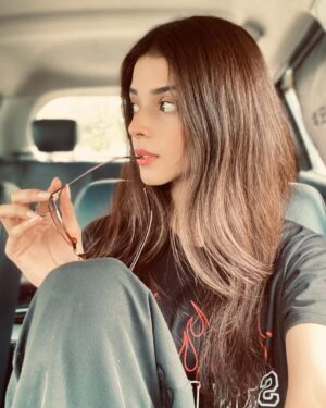 Zainab Shabbir Instagram - The girl next door 👩🏻‍🏫