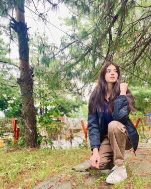 Zainab Shabbir Instagram - Everything you lost will be replaced by something better 🌏

.
.
.
.
.
IN @attir.store 
  @groovy.attire