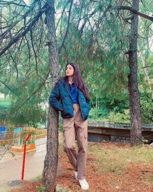Zainab Shabbir Instagram - Everything you lost will be replaced by something better 🌏

.
.
.
.
.
IN @attir.store 
  @groovy.attire