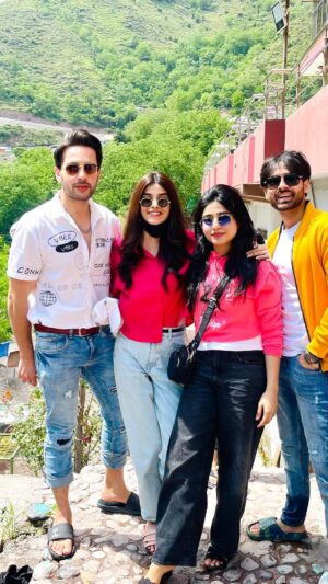 Zainab Shabbir Instagram - Kyunke dil maange more 😋🥹
#vacation2023 

@seharkhan_official 
@thehamzashykhofficial 
@usama.khan11