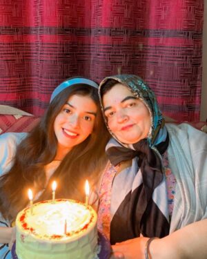 Zainab Shabbir Instagram - Thankyou so much for all the love and wishes.🥰😍
Sharing some beautiful moments from my day and saying Alhamdullilah♥️🥹
Love you all🫶🏻