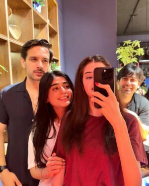 Zainab Shabbir Instagram - Here's to another trip around the sun 🔆🎁

Thankyou everyone for all the birthday wishes and blessings. ♥️

.
.
.
.
.
👕 @brands4youpk2.0