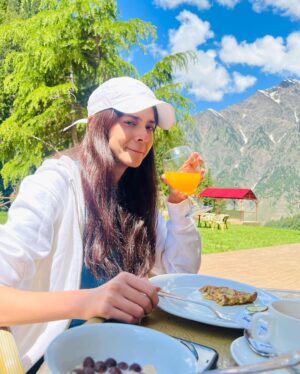 Zainab Shabbir Instagram - Single ❌
Taken❌
Hungry ✅✅😃