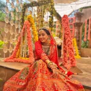 Zalak Desai Instagram - Ishq Hai Yeh, Ishq Hai!
Ishq Hai Yeh, Ishq Hai!
Khud se, Sab se, Jag se, Rab se!❤️😇🧿

Thank you for the beautiful clicks birthday boy @mazher.sayed ☺️

[Ishq Hai, Spread Love, Happiness, Smile, Lehenga, Wedding Look, Anupamaa, Khyati Kothari, Grateful, Blessed]