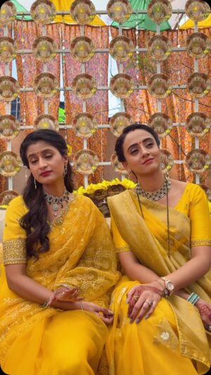 Zalak Desai Instagram - Devrani-Jethani sharing a laugh😆

[Comedy, Funny, Sarcastic comedy, Subtle comedy, Reels, Trending, Shiwani Chakraborty, ZalakDesaiii, Anupamaa, Grateful, Blessed]