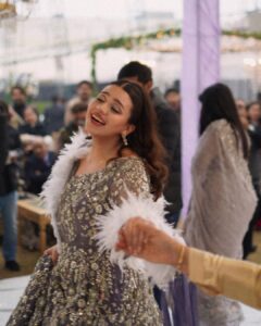 Actress Zara Noor Abbas HD Photos and Wallpapers January 2025