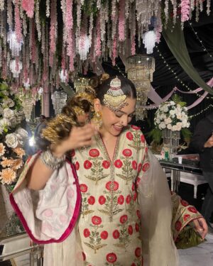 Zara Noor Abbas Instagram - Dulhay ki behn 🤍🥰🎷🎉

@hussainrehar.official 
@stylebyhassan 
@opalbymadihaihsan