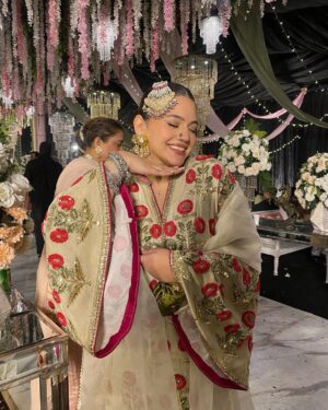 Zara Noor Abbas Instagram - Dulhay ki behn 🤍🥰🎷🎉

@hussainrehar.official 
@stylebyhassan 
@opalbymadihaihsan