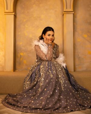 Zara Noor Abbas Instagram - 💎🔮

@raxiraza
@ayesha.shoaib.malik 
@stylebyhassan 
@photographybyusmanmalik