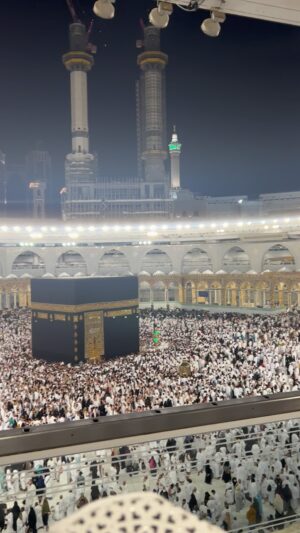 Zarnish Khan Instagram - A billion emotions and no words… 
Alhamdulillahi Rabbil Alamin 🥰💕