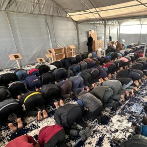 Zaskia Adya Mecca Instagram - Alhamdulillah 😭😭 maafin banget, posting foto begini di slide 1… Sangking banyak rasa di hatiku, kayanya ga cukup diungkapkan dengan jutaan kata2.. makasih, makasiiih, makasiiiiih banyaaak…

Atas izin Allah SWT, kita berhasil membangun masjid sementara di gz.. aku ga bisa kasi detail lokasinya disini 🙏🏻 liat semua temen baikk, kita bisa memfasilitasi para pejuang islam terdepan tempat untuk beribadah.. shalat, tahsin, berkumpul.. ditengah reruntuhan😭 dan sebentar lagi masuk Ramadhan.. terbayangkan olehku tempat ini akan dipakai untuk tarawih juga itikaf oleh orang2 pilihan Allah di tanah Syam 🥹🥹 

Ga putus doa untuk semua temen baik via @kitabisacom yang berpartisipasi dari bantuan - doa - atau sekedar share link di bio aku, semoga bantuan ini kelak menjadi Hujjah kita di akhirat yaaa🥹❤️ 

Teruntuk @_indadari_ sayang, makasih udah terus bergerak mencari tempat untuk kita berkontribusi.. semoga Allah berikan terus kesehatan juga kekuatan untuk kamu, supaya kita bisa terus mengambil bagian untuk berjuang di tanah Syam! 

Yuk, gerak lagi yukk.. rencana kita mau siapin makanan berbuka puasa sebulan penuh di Masjidil Aqso selama bulan ramadhan, mau ikutan?! Lgsg ke link di Bio aku yaaa… 🤗🤗 

#brbcrylagi super mellow bahagia terharu campur semua rasa 😭😭😭😭❤️❤️❤️❤️❤️