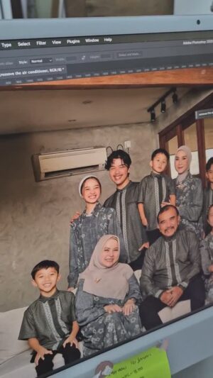 Zaskia Adya Mecca Instagram - Aduh tolong ngakak bgt sampe nangis🤣😂 muka @alwinkamil ter-detect sebagai AC?!