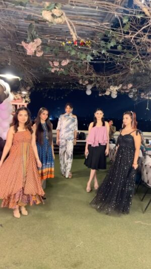 Zhalay Sarhadi Instagram - Kya fayda itni friends ka jab ham sath mil ke aisi video nhi bna sakte..😒😑
-
-
-
-
Squad Goals | Friendship | Confidence | Empowerment | Fun | Style | Girl Power | Togetherness | Support | Fashion
-
-
-
#reels #reelsinstagram #reelitfeelit #fyp #foryou #foryoupage #trendingreels #explore #explorepage #exploremore