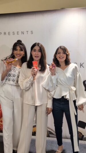 Zhalay Sarhadi Instagram - We are back!!! @slbasics 

#girls #weareback #mood #happy #colors #life