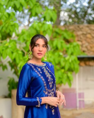 Zhalay Sarhadi Instagram - Look the beautiful Zhalay ❤