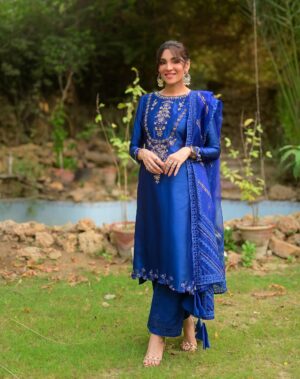 Zhalay Sarhadi Instagram - Look the beautiful Zhalay ❤