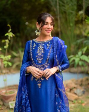 Zhalay Sarhadi Instagram - Look the beautiful Zhalay ❤