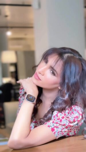 Zhalay Sarhadi Instagram - @zhalay🤍 With smoky, sultry, and effortlessly chic — this smudged liner is the drama your eyes deserve. ✨🖤 #SmudgeLiner #MakeupMagic #GlamVibes #effortlessglam ✨

Hair by @muskaanpaul51 
@zeromakeupofficial @nabila_salon