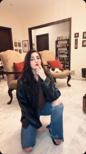 Zhalay Sarhadi Instagram - Because I love this rap by @yoyohoneysingh @norafatehi @paradox.here 

The catchiest song I heard in a while 🙌 

#musicreels #rapreels  #yoyohoneysingh #payal #paradox #zhalay #zhalaysarhadi #norafatehi #2024