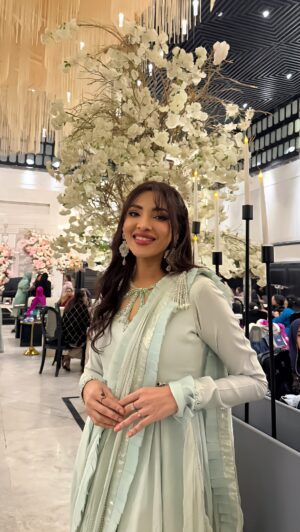 Zhalay Sarhadi Instagram - When he isn’t that into you but you still believe because you want to 😳

Actions speak louder than words!

#shaadiseason #weddingbells #zhalay #zhalaysarhadi #powderblue