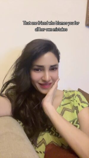 Zhalay Sarhadi Instagram - That one friend who should never be advised! Ulta hee parh jaata hai!!! 

Should friends be advised

#reels #funny #zhalay #zhalaysarhadi #friendsmemes