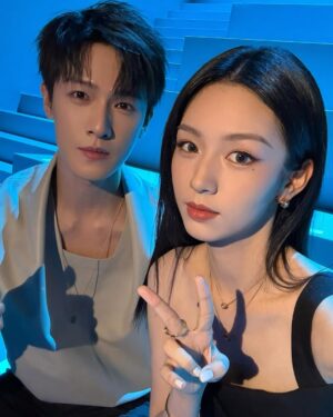 Zhou Ye Instagram - 😉@dior

#dior #DiorAW25