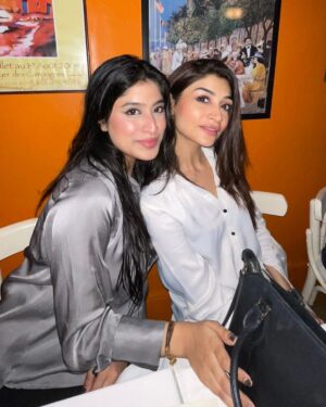 Zoya Nasir Instagram - Aik hai phuppo

#zoyanasir