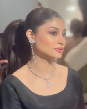 Zoya Nasir Instagram - Trust the process. Make it fun. 

@erumkhancouture 
@nabila_salon 
@esfirjewels 

#zoyanasir #kaffara #noorjahan #pakistaniactress #pakistanicelebrities #pakistanidramas #pakistanidramaactors
