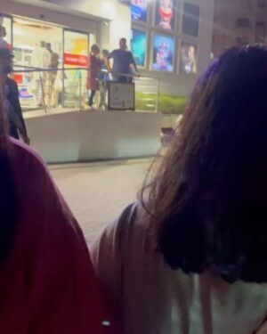 Zoya Nasir Instagram - Family, friends, food and fashion = #mashion

#zoyanasir #mashionbazar #food #family #shopping #fashion #mashion #noorjahan #kaffara #pakistanidramas #pakistaniactresses #pakistanicelebrities