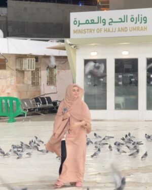 Zubab Rana Instagram - Can't thank Allah enough 🫠🫠🌷🌷

Jumma Mubarak 🫶🫶