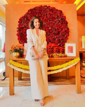 aiana jain Instagram - @forestessentials launched their limited edition gift boxes and theme is Benaras and the invite mentioned come dressed in your Benarsi best !!! Of course I had to wear my take on it …. Shall we start taking orders on this pant suit designed by moi already !!!!! Got so much love and so many compliments for my OOTD … paisa wasool !!!♥️♥️♥️♥️ 
PS I am always in a fix if it’s Banarasi or Benarsi , well then they say what’s in a name and anyway Banaras or Benaras isn’t a name it’s an emotion !! If you haven’t been there then consider this my suggestion for you to plan a visit to Banaras (Benaras) pronto !!! Ping me for recommendations…