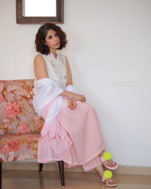 aiana jain Instagram - Mera wala pink 🌸
. Outfit : @kavana.in 
. Footwear: @aprajitatoorofficial 
.
.
.
.
.
.
.
.
.
.
.
.
.
. #aianaj #aianajsays #aianajloves #aianajstyles #aianajxkavana #kavana #aianajxaprajitatoor #aprajitatoor #indianfashion #love #fond #count #divine #shebang
