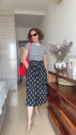 aiana jain Instagram - I am not an outfit planner , I just open my cupboard and randomly mix and match stuff !! This was my outfit for brunch with friends today , you know the kind of plans that go bust because I was always buys , happy to report I was first one ready and waiting for them !!! 
. Lipstick : @etudeindia Glow Fixing Tint Shade ‘Pure Coral’ 
. Sunglasses : @rayban RB4430 Zena
. T-shirt : @mujiindia 
. Skirt : Really Old
. Bag : @toryburch 
. Shoes : @clarksshoes 
.
.
.
.
.
.
.
.
.
.
.
.
.
.
.
.
. #aianaj #aianajsays #aianajloves #aianajstyles #aianajeverydaystyle #blackandwhite #love #find #count #divine #shebang
