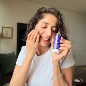 aiana jain Instagram - A good Retinol is gold mine ,  I have been trying out @kiehlsindia Retinol Fast Release Wrinkle - Reducing Night Serum and it’s efficacious , that’s exactly what I want from a good Retinol Serum . It has 0.3% percent pure Retinol and is effective in reducing wrinkles, improving skin firmness and skin radiance , you will notice some difference within a week of using it . If you are someone who uses Retinol you might want to give this one a try !!! 
.
.
. #Gifted #RetinolFastRelease #KiehlsRetinol #RetinolSerum #KiehlsIndia 
@MyNykaa
.
.
.
.
.
. 
. 
#aianaj #aianajsays #aianajloves #skincaretips #indianbeautyblogger #love #find #count #divine