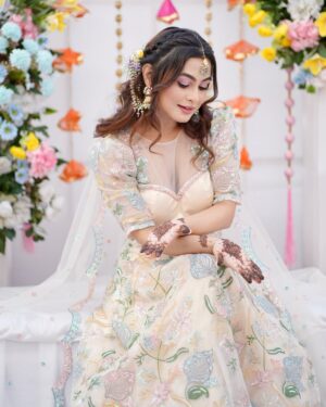 alismita goswami Instagram - || Mehndi Day ||