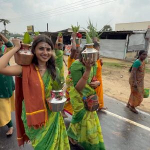 dharshini sudhakar Instagram - Enroute paati ooru ♥️🧿

Song selection by thaimaman 😂🙈