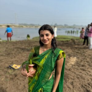 dharshini sudhakar Instagram - Enroute paati ooru ♥️🧿

Song selection by thaimaman 😂🙈