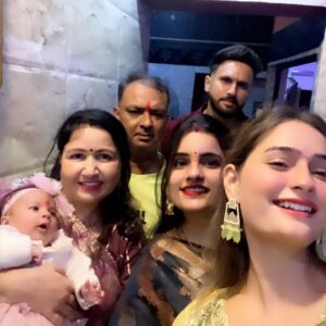 himanshi sharma Instagram - Family🧿🤍