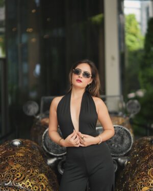 himanshi sharma Instagram - In a world full of trends, I set my own.♠️

Outfit: @bebombbae 
📍: @novotelstevens 

 

#dress #fashion #faishonlifestyle #singapore #worldtour #explore #tour #exploresingapore #traveltheworld #travelphotography #travel